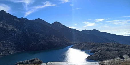 ランタン ゴサインクンド トレッキング - Nepal Ryokou Treks & Expedition