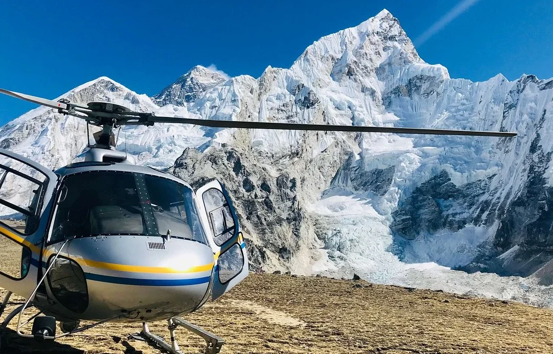 エベレストベースキャンプトレッキングとヘリコプターによるカトマンズへの帰路